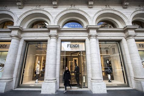 fendi gente roma|roma palazzo fendi.